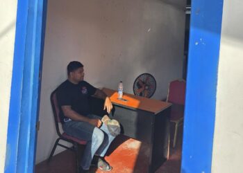 Opposition Leader Azruddin Mohamed detained at the Police Station- August 26, 2026 (Team Mohamed's photo)