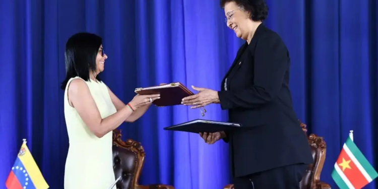Venezuelan Acting President Delcy Rodriguez (L) and Surinamese President Jennifer Geerlings-Simons (R), Sept. 11, 2026. Photo: Presidential Press