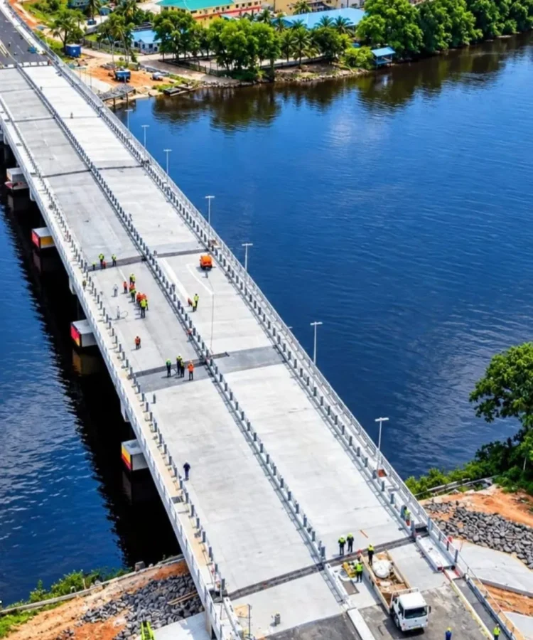 New Wismar-Mackenzie bridge