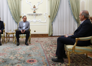 President Masoud Pezeshkian (R) meets Pakistan's Army Chief Field Marshal Gen. Asim Munir (C) and Pakistan's Interior Minister Mohsin Naqvi in Tehran, Iran, October 20, 2026. /VCG