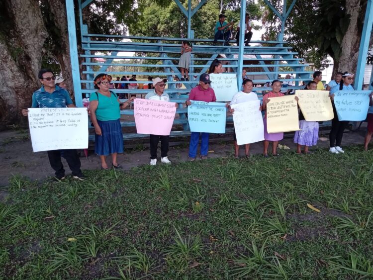 Waramadong Protest (APA photo)