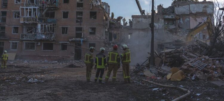 © UNICEF Buildings are destroyed after overnight strikes in Pryluky in the Chernihiv region, Ukraine.