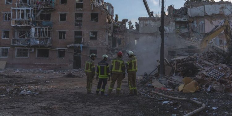 © UNICEF Buildings are destroyed after overnight strikes in Pryluky in the Chernihiv region, Ukraine.