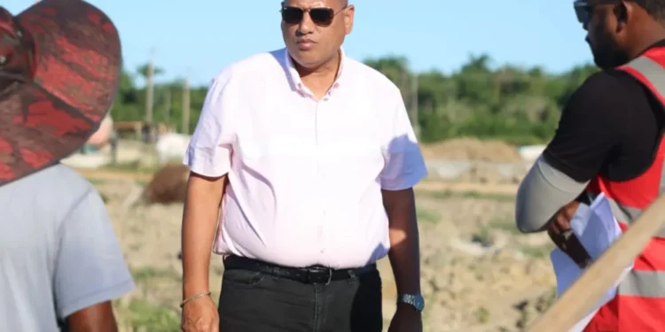 Minister of Housing Collin Croal engages contractors